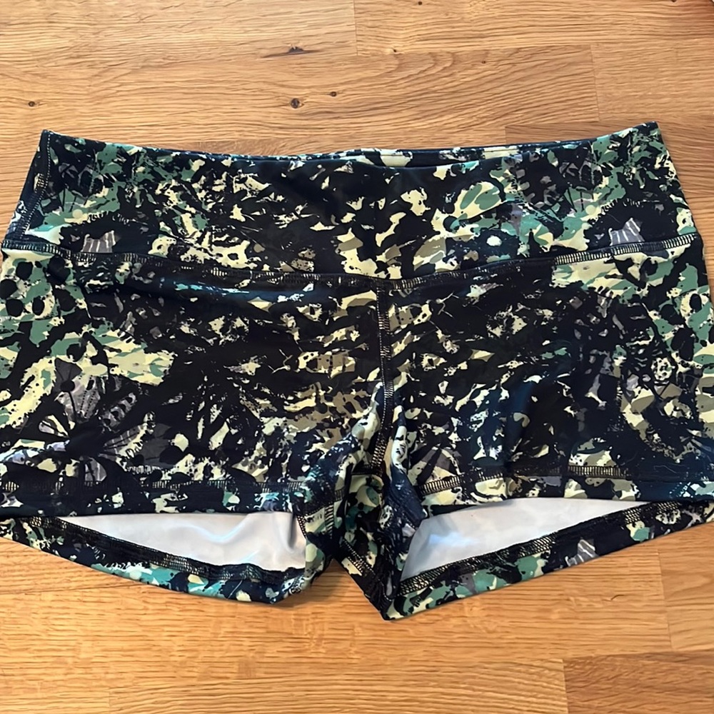 Camo Size L FLEO shorts